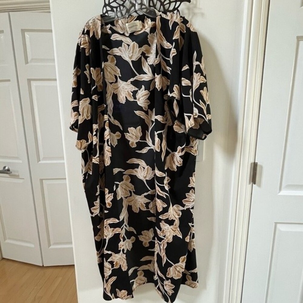 Maison Du Soir Selena Black Floral Kimono S/M Nwot - image 7